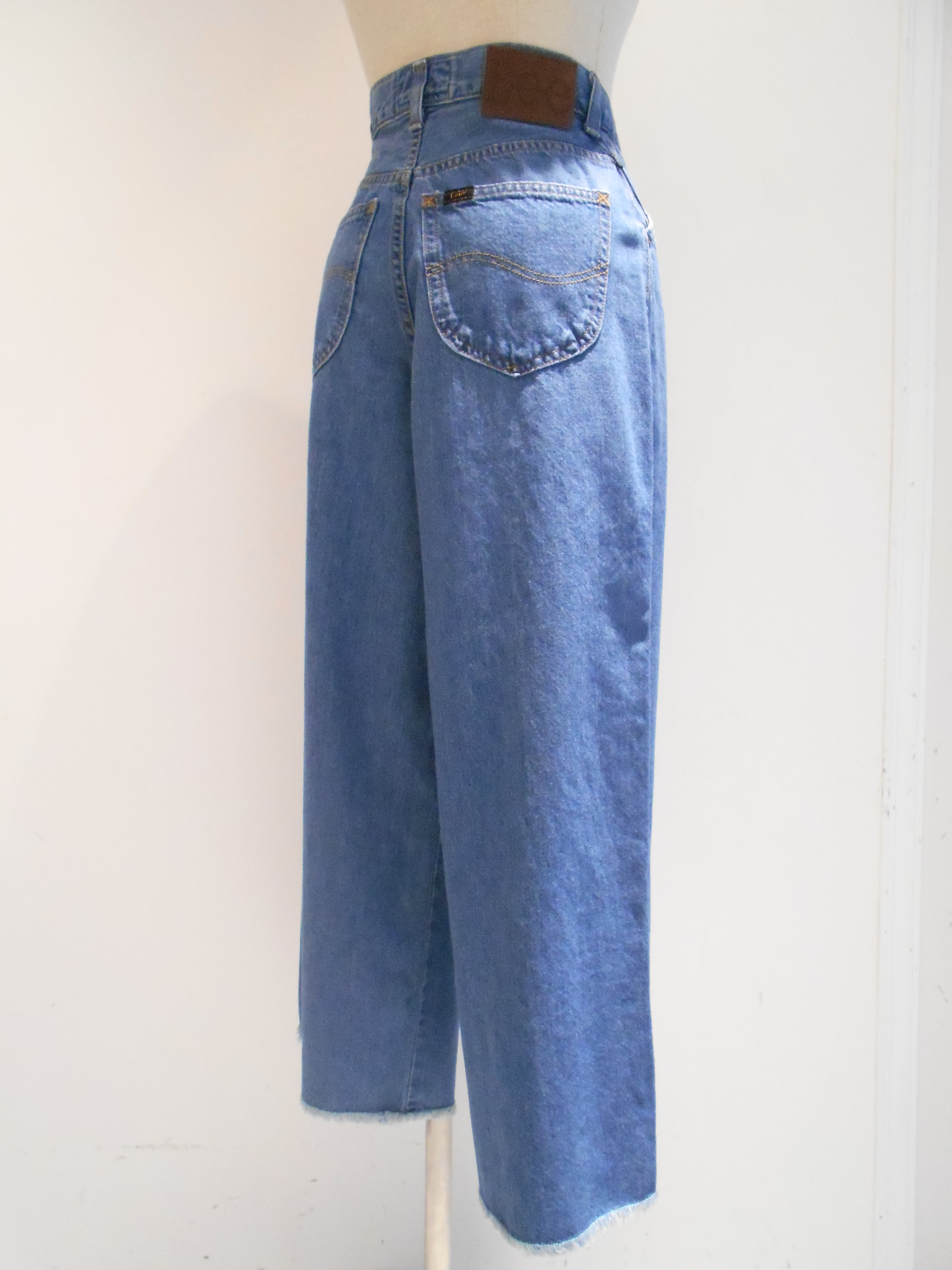 http://mt.anglobalshop.com/blog/ims040803.JPG