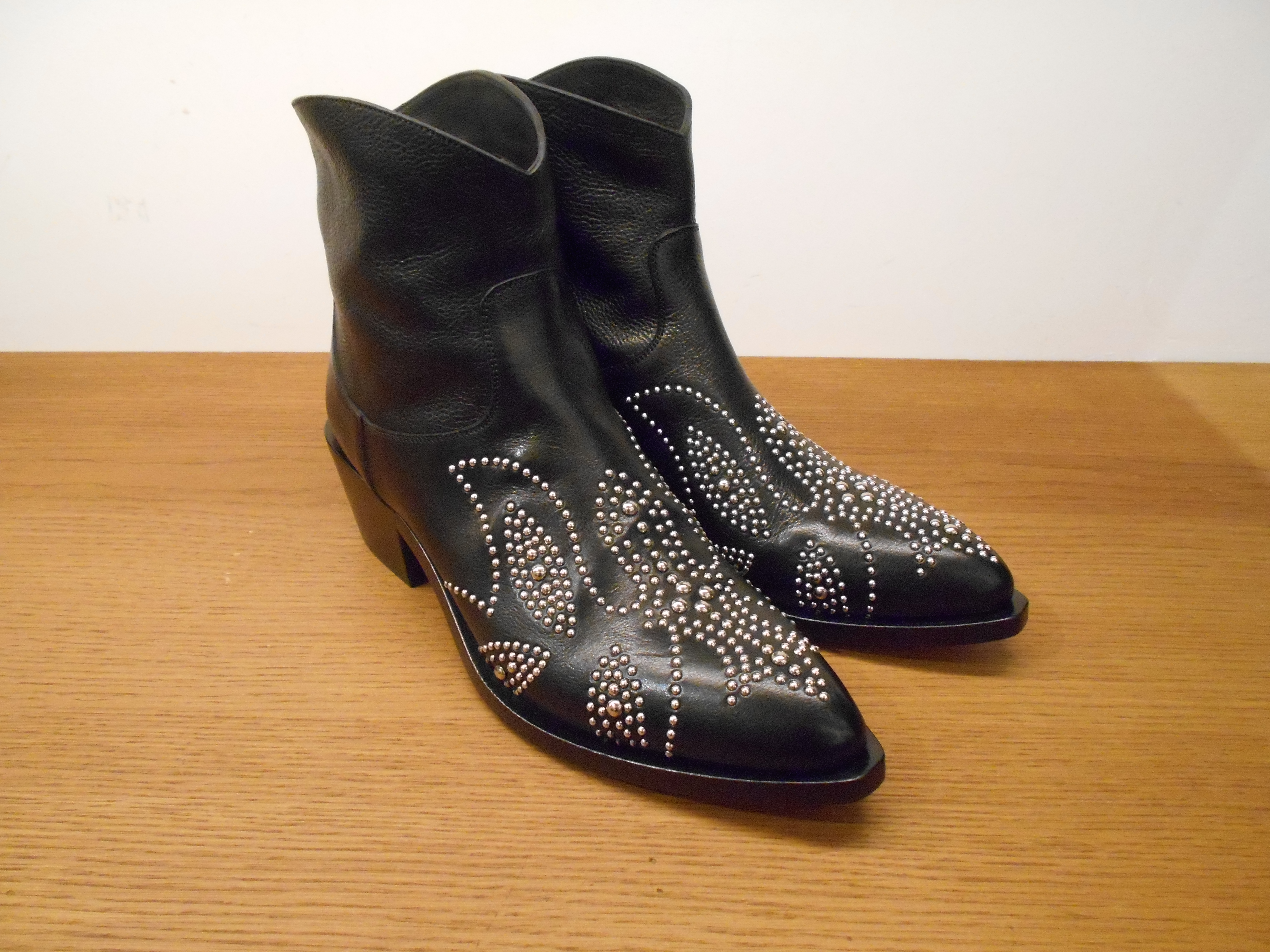 http://mt.anglobalshop.com/blog/ims062502.JPG