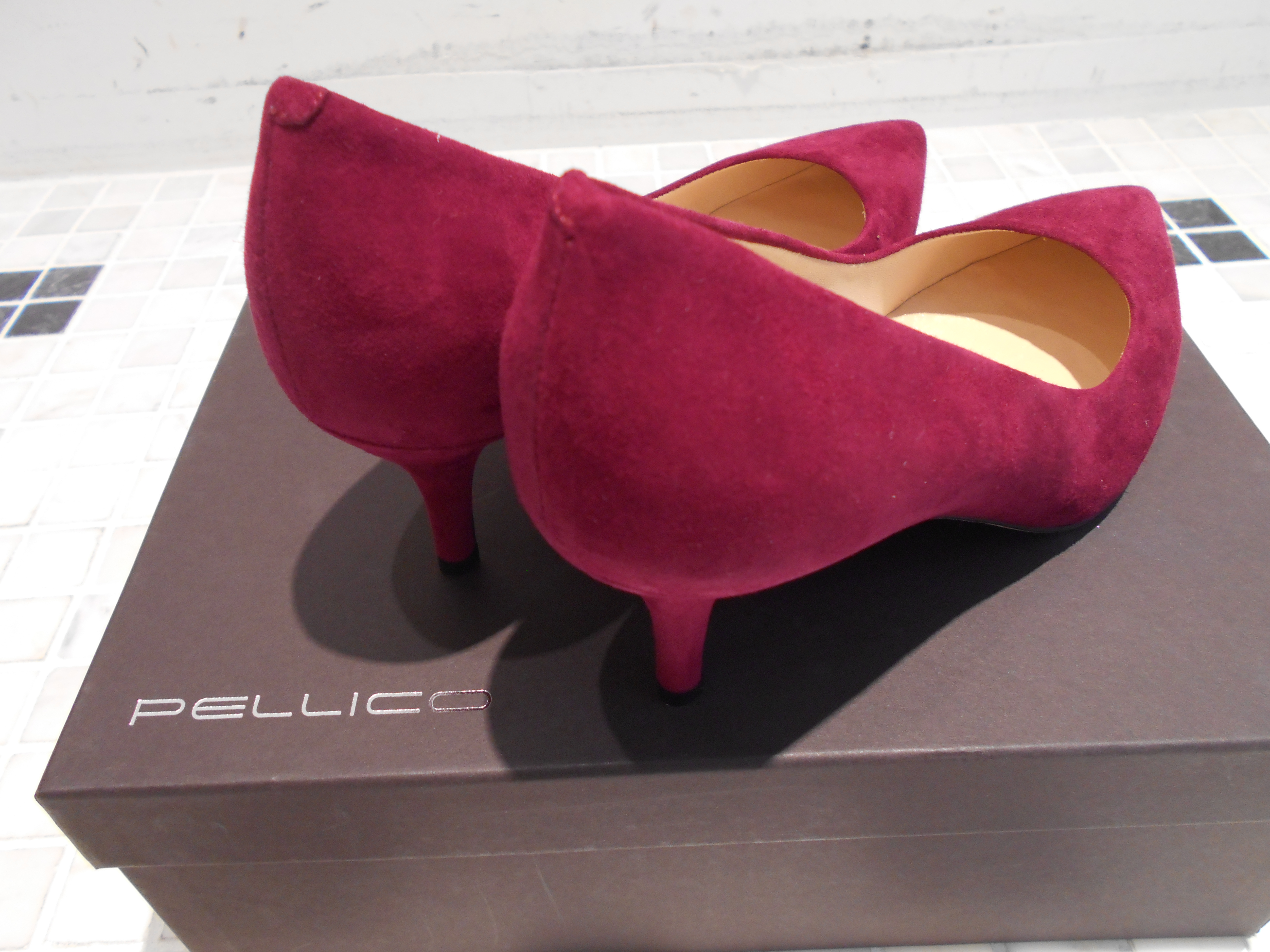 http://mt.anglobalshop.com/blog/ims072204.JPG