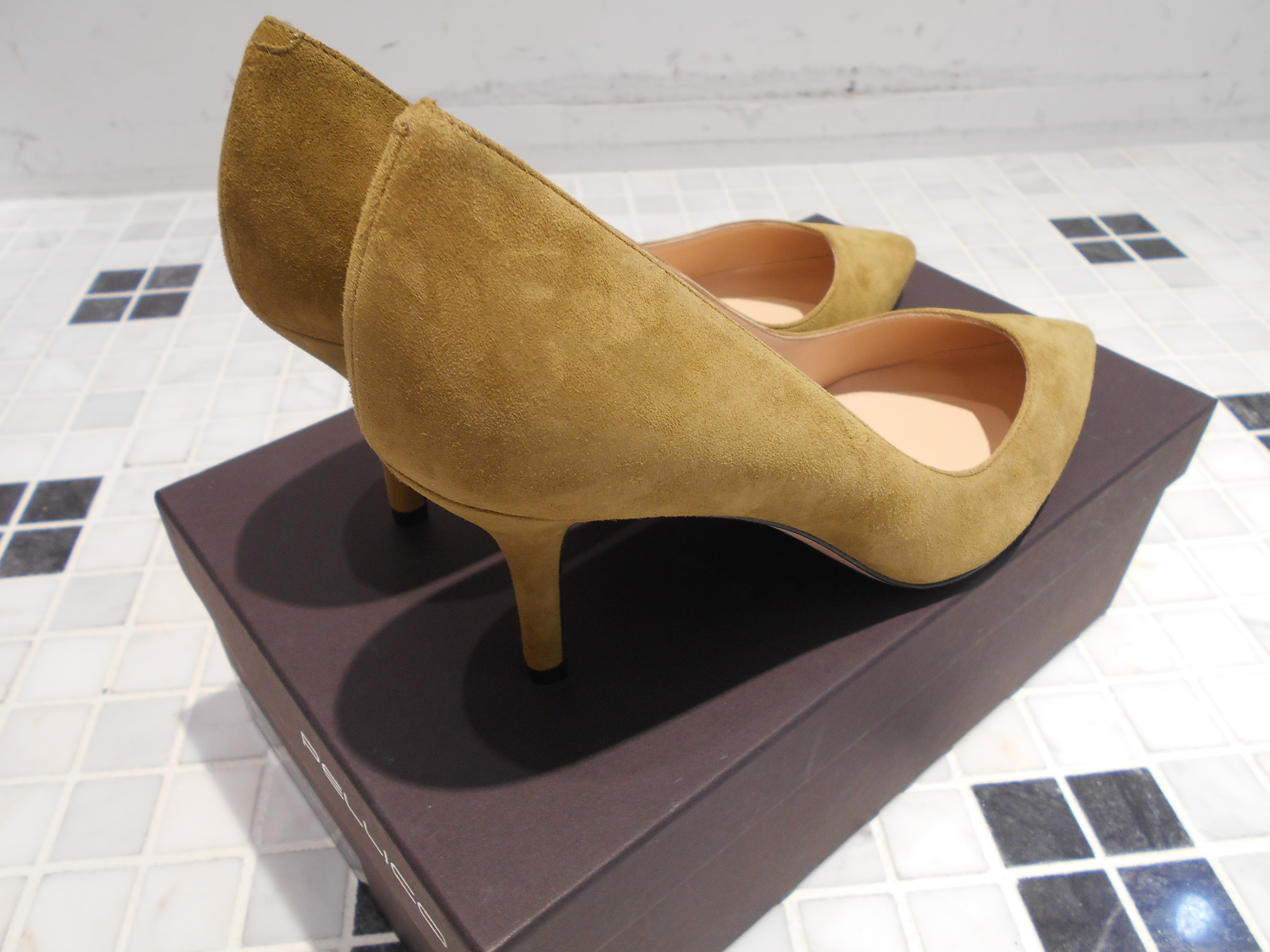 http://mt.anglobalshop.com/blog/ims072209.JPG